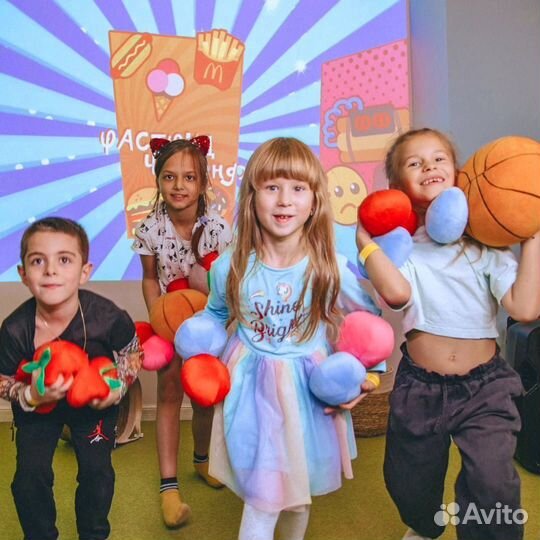 Интерактивный аттракцион стена Кидалки