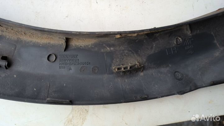 Задняя левая накладка Sandero Stepway I