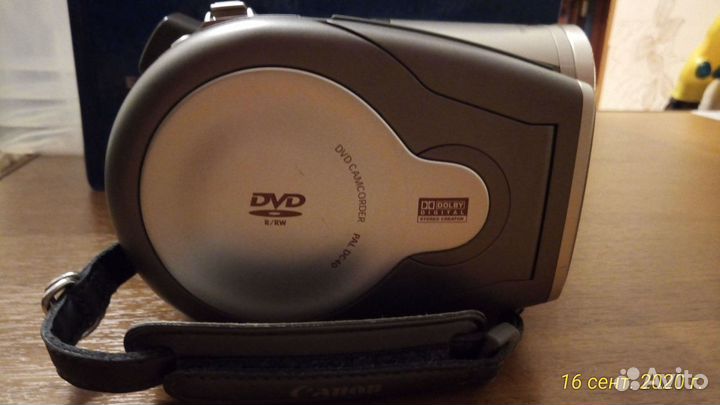 DVD видеокамера Canon DC40
