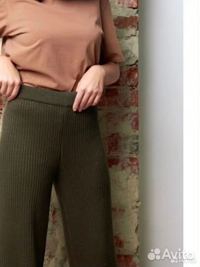 Трикотажный женский брючный костюм