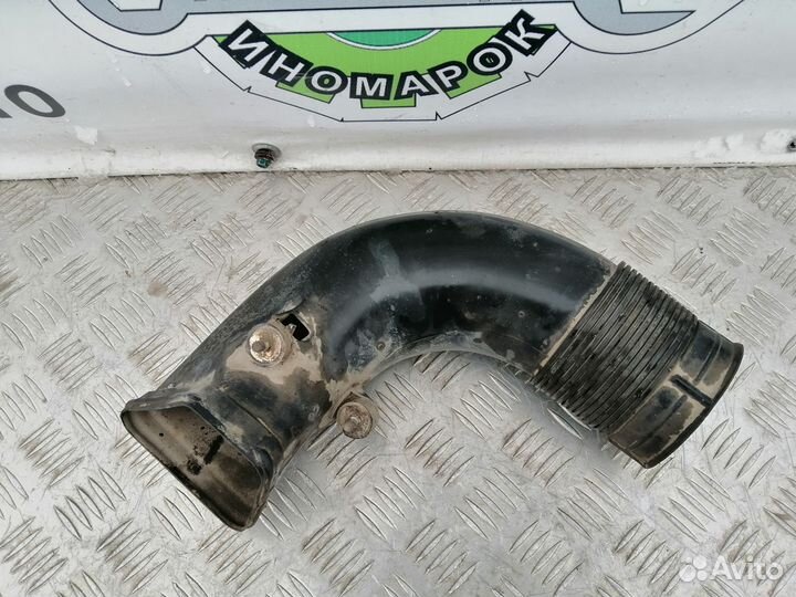 Патрубок воздушного фильтра Audi 100 C4 45 кузов