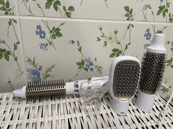 Фен для сушки и укладки волос