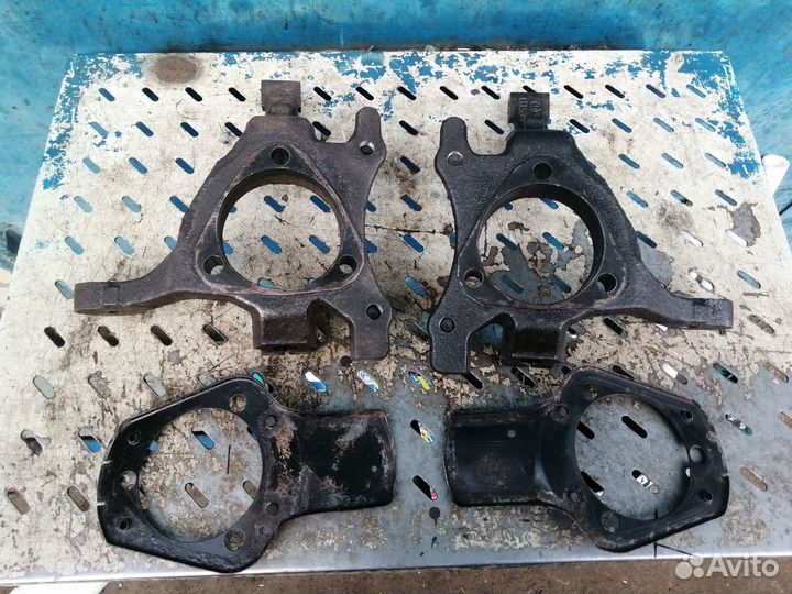 Кулак поворотный передний Opel Zafira B Astra H