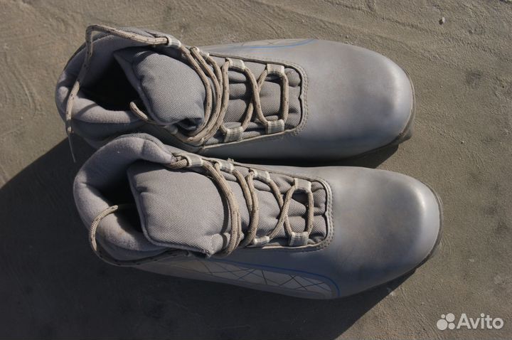 Лыжные ботинки 39 размер новые