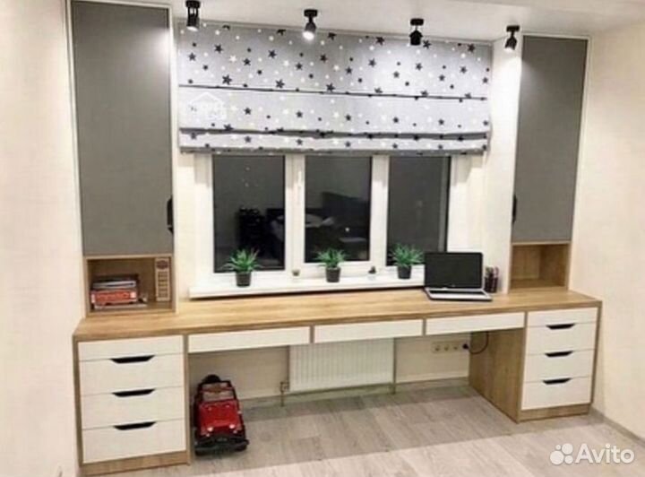 Детская рабочая зона у окна aa 204