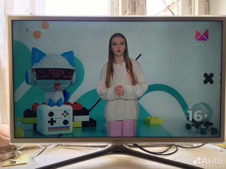 Телевизор samsung SMART tv 32