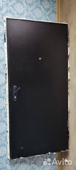 Дверь входная железная