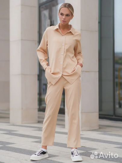 Костюм брючный вельветовый 42 р-р бу