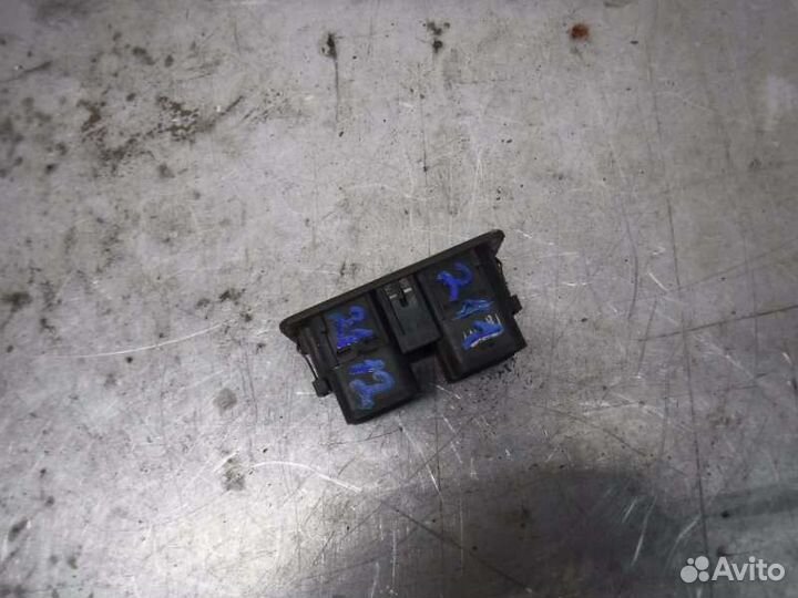 Блок управления стеклоподъемниками передний левый