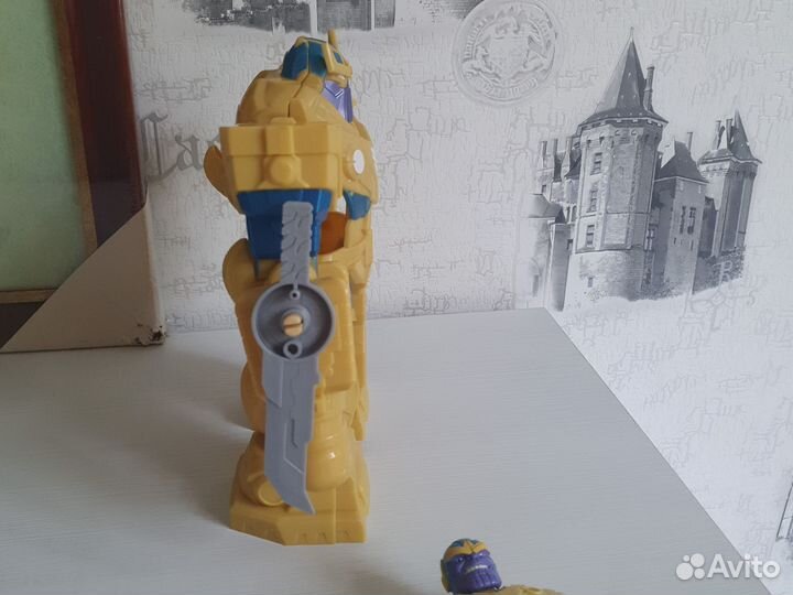 Робот таноса