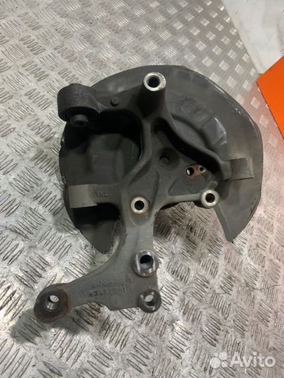 Кулак поворотный задний левый Volkswagen Jetta 6