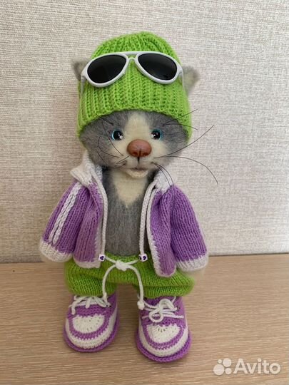 Кот Макс на районе