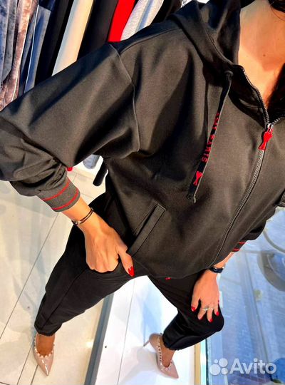 Костюм новый люксовый