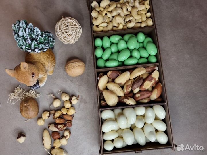 Подарочный набор с орехами, сухофруктом