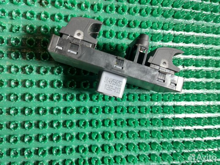 Блок управления стеклоподъемниками Volkswagen