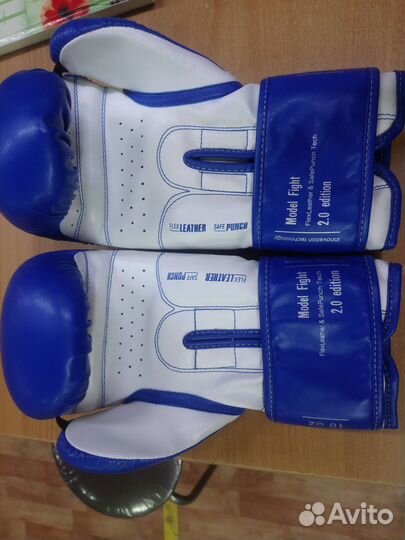Перчатки боксерские clinch fight 2.0 сине-белые