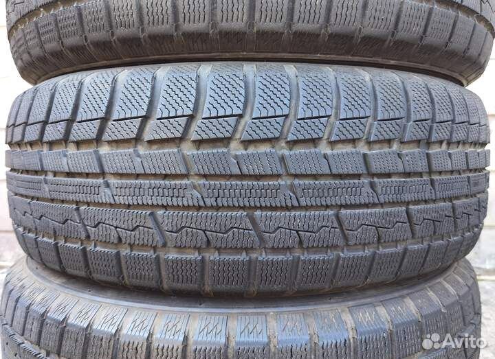 Toyo Winter Tranpath TX 215/60 R17 96Q