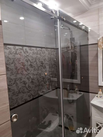 Установка душевых кабин