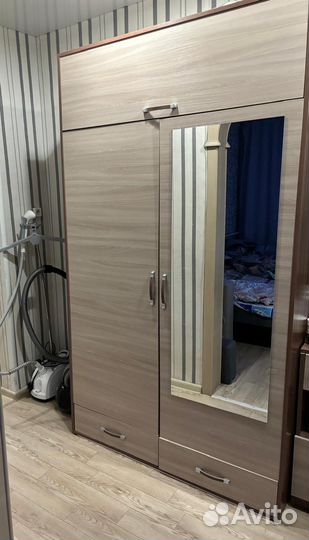Шкаф