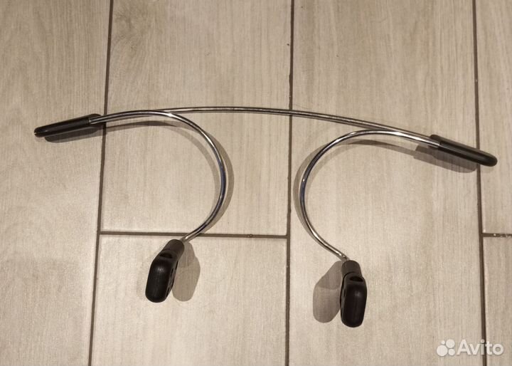 Вешалка для одежды в машину