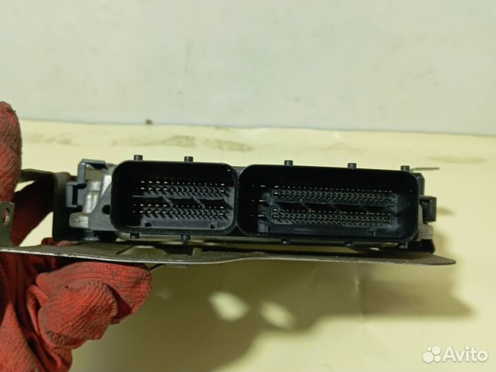 Блок управления двигателем Volkswagen Touran 2.0