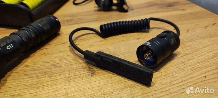 Nitecore C17