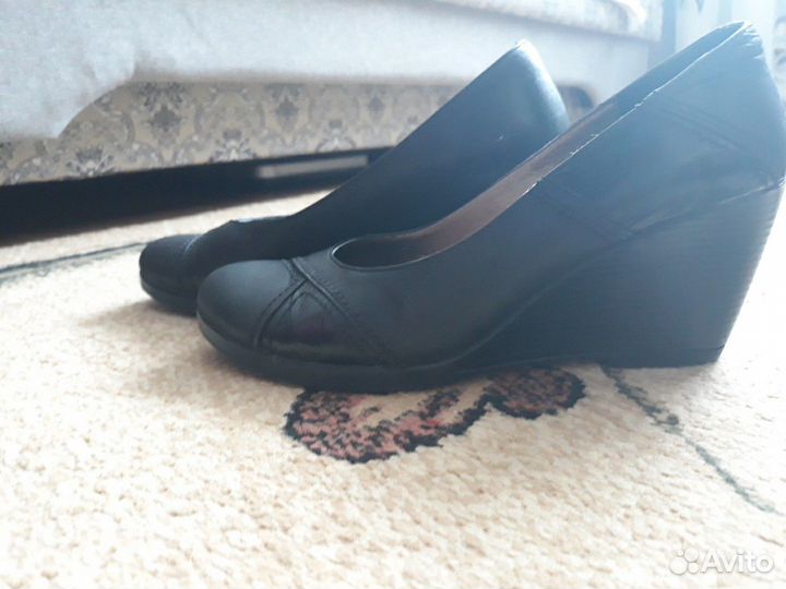 Натуральные кожаные туфли 37 разм