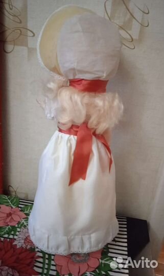 Кукла в капоре. Ретро