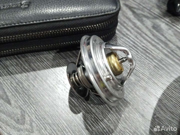 Вставка термостата