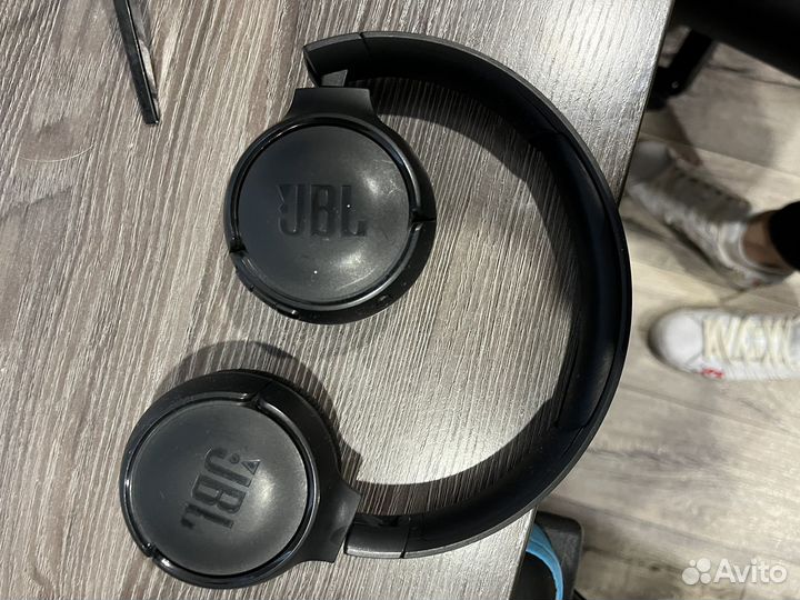 Беспроводные наушники JBL tune 590BT
