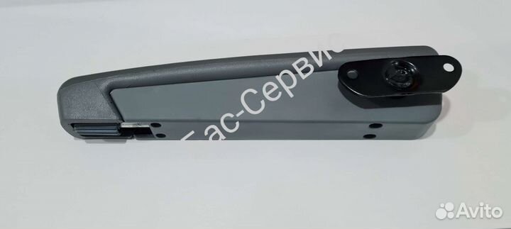 Подлокотник водительского сиденья