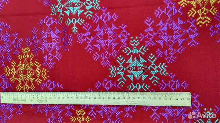 Ткань костюмная 1.4м с вышивкой