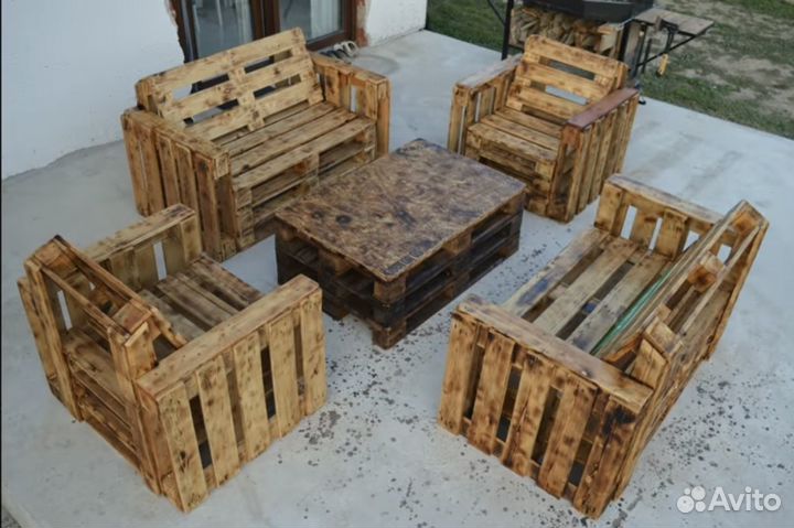 Диван из поддонов, шезлонг пляжный складной итд