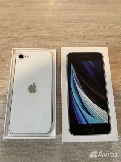 iPhone SE, 64 ГБ