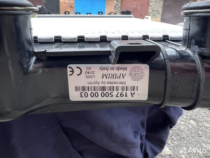 Радиатор Мерседес E W212 63 AMG