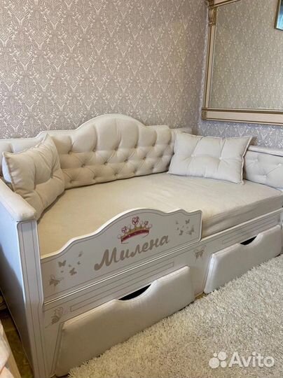 Детская кровать диван с каретной стяжкой