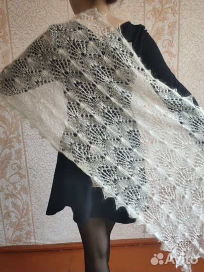 Оренбурский пуховый палантин