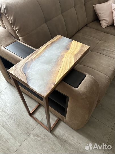 Журнальный столик приставной река