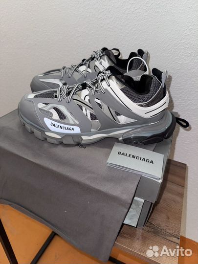 Balenciaga track 1 оригинал