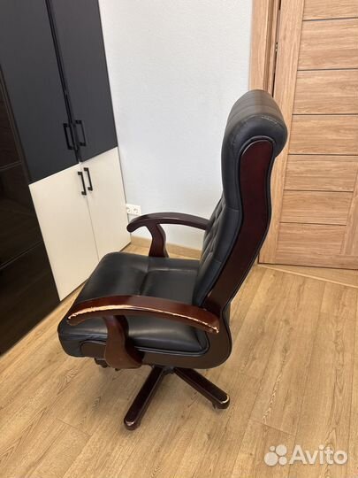 Компьютерное кресло