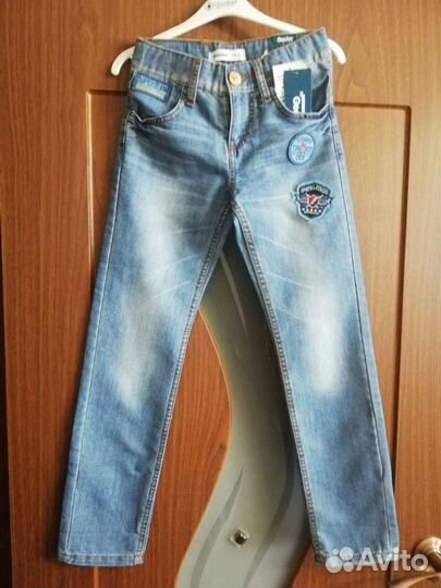 Джинсы новые
