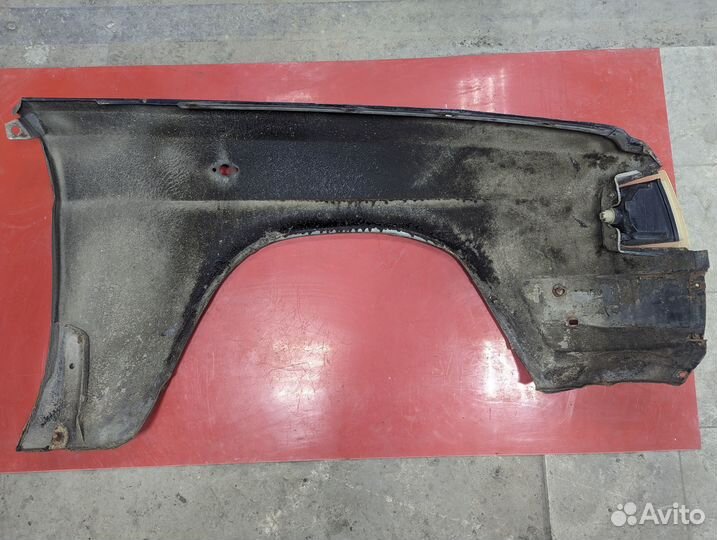 Крыло левое Волга 3110 под ремонт