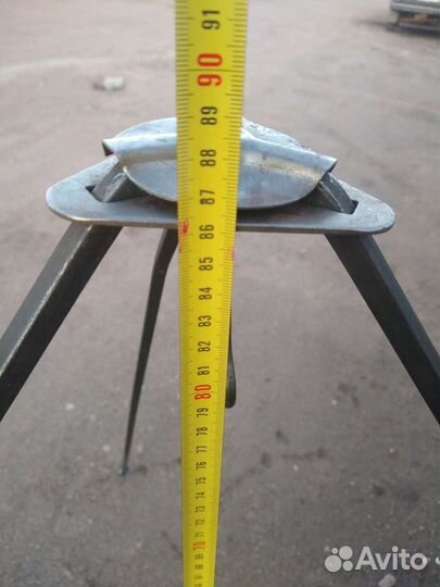 Тринога проходная для костра