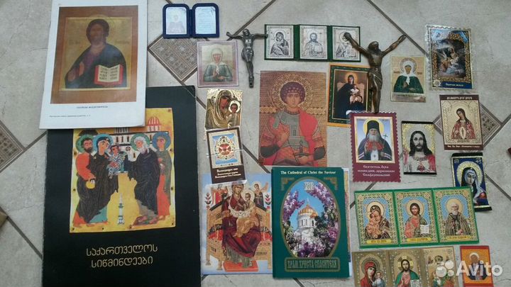 Иконы и др. церковные принадлежности