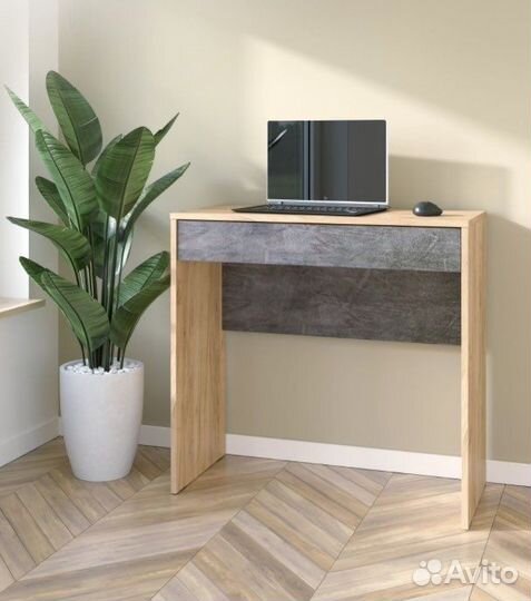 Письменный стол