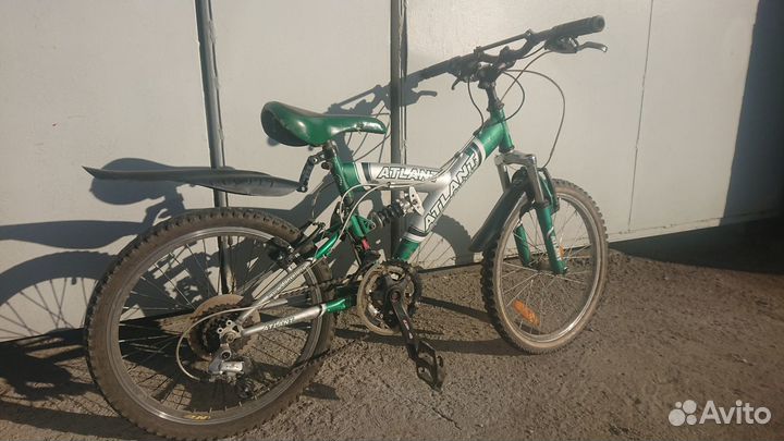 Велосипед Atlant. колеса 20