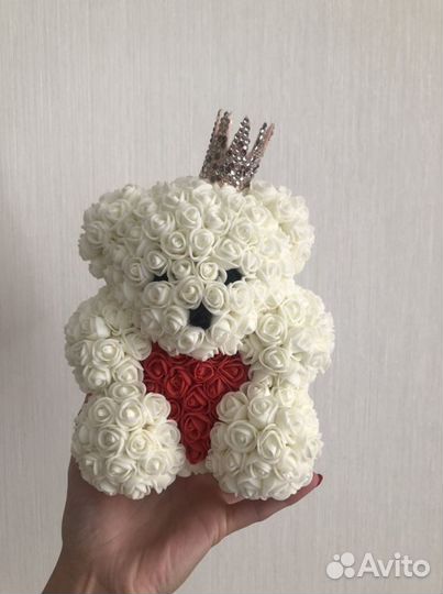 Игрушка медведь из цветов