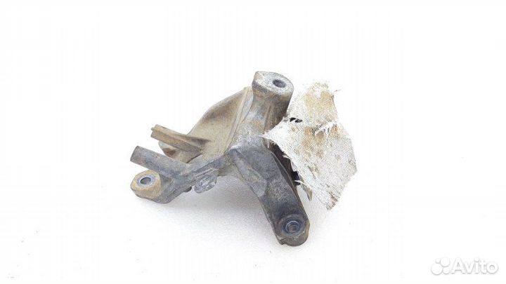 Кронштейн двигателя правый Audi Q7 4M crec 2016