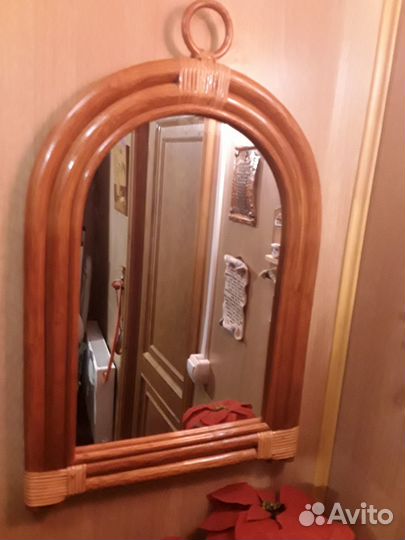 Зеркало настенное из ротанга