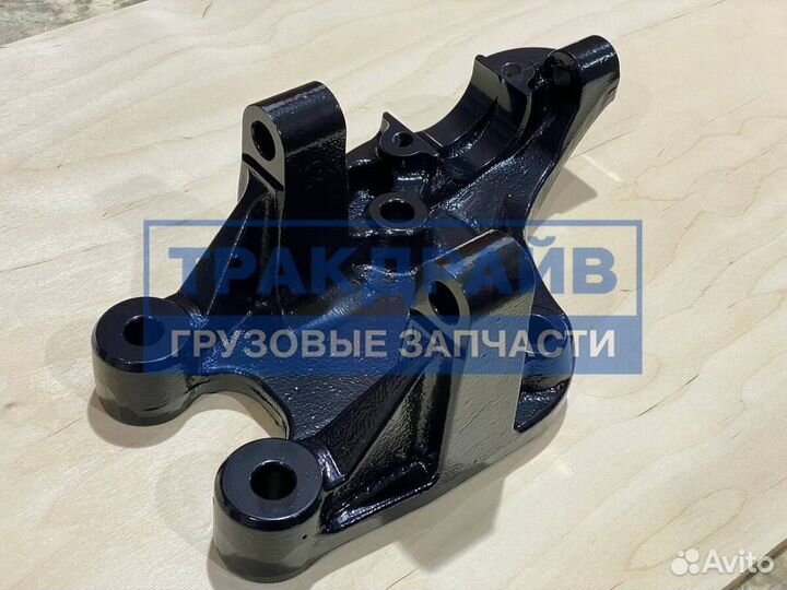 Крепление реактивной тяги Мерседес Актрос